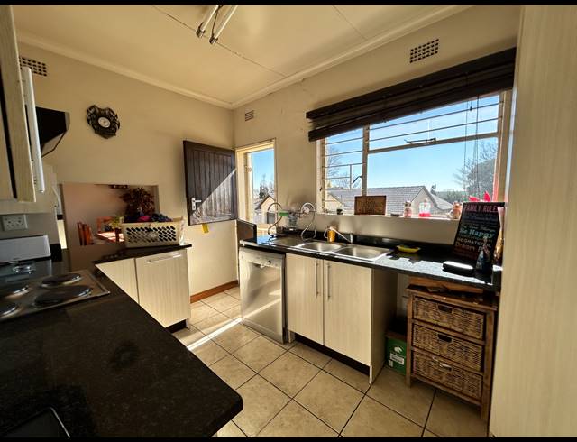 3 BEDROOM HOUSE FOR SALE IN ISANDOVALE